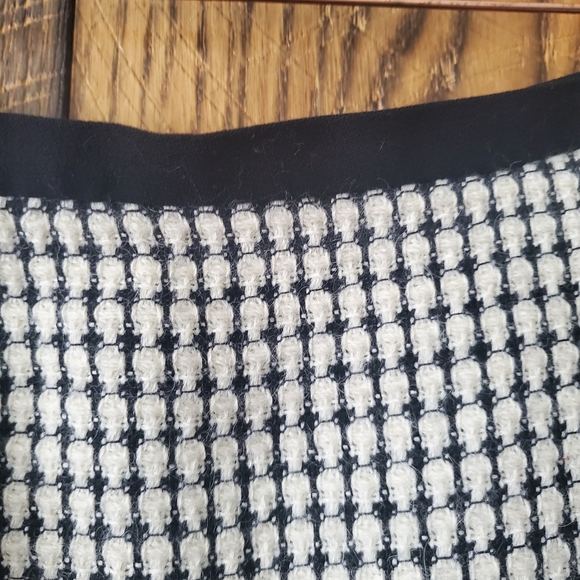 Vintage Carlisle 2 piece b/w size 4/6 jacket skirt herringbone pattern vintage - Picture 2 of 11